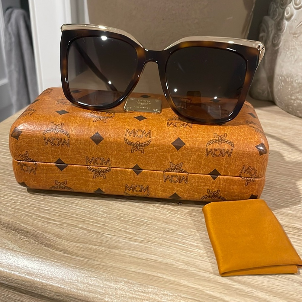MCM SUNGLASSES